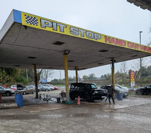 Pit stop hand car wash