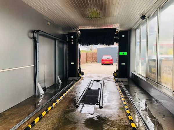 EG On The Move Automatic Car Wash