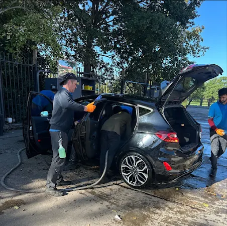 Walton Bridge Hand Car Wash