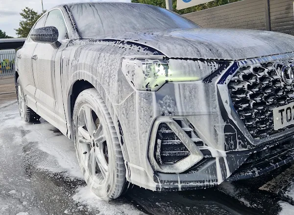 Mobile car wash in West London