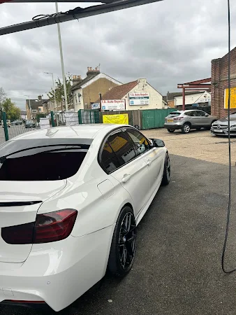 SR Car Wash, 4 Delamare Road