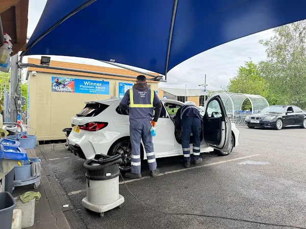 Waves Hand Car Wash Dunstable