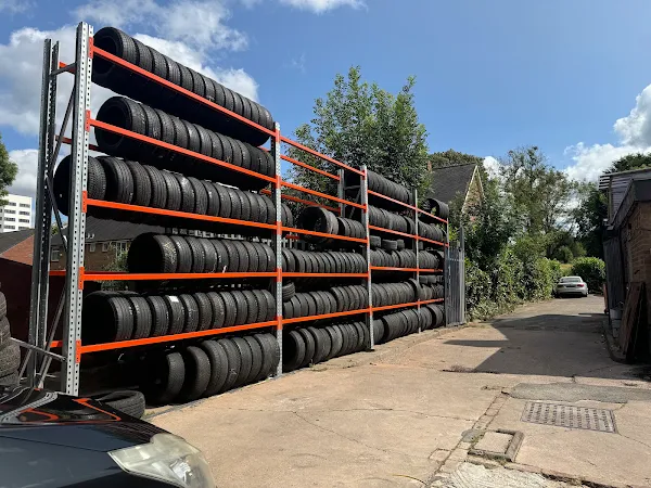 TYRES' & CAR VALETING 'R' US