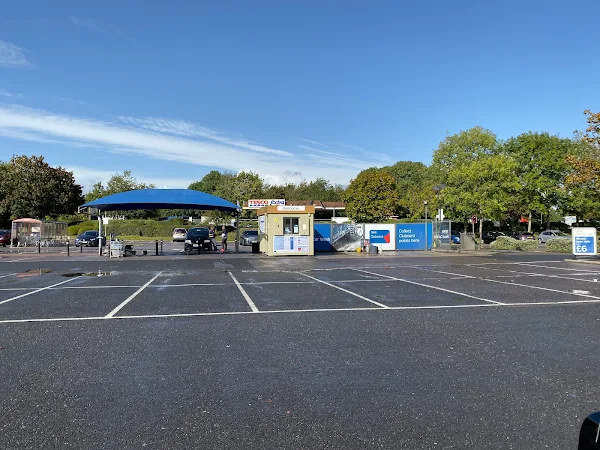 Waves Hand Car Wash Gatwick