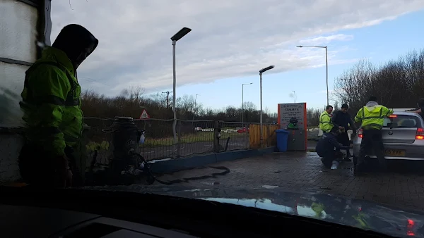 Tommy hand car wash