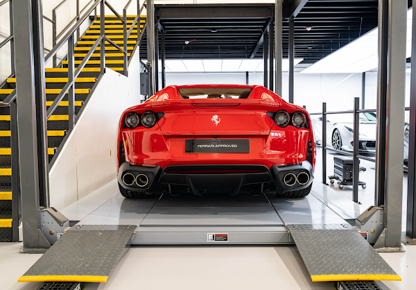 Topaz Hatfield | Luxury Car Detailing and Paint Protection Film Specialists