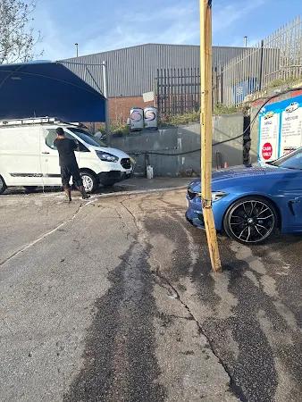 Milan hand car wash